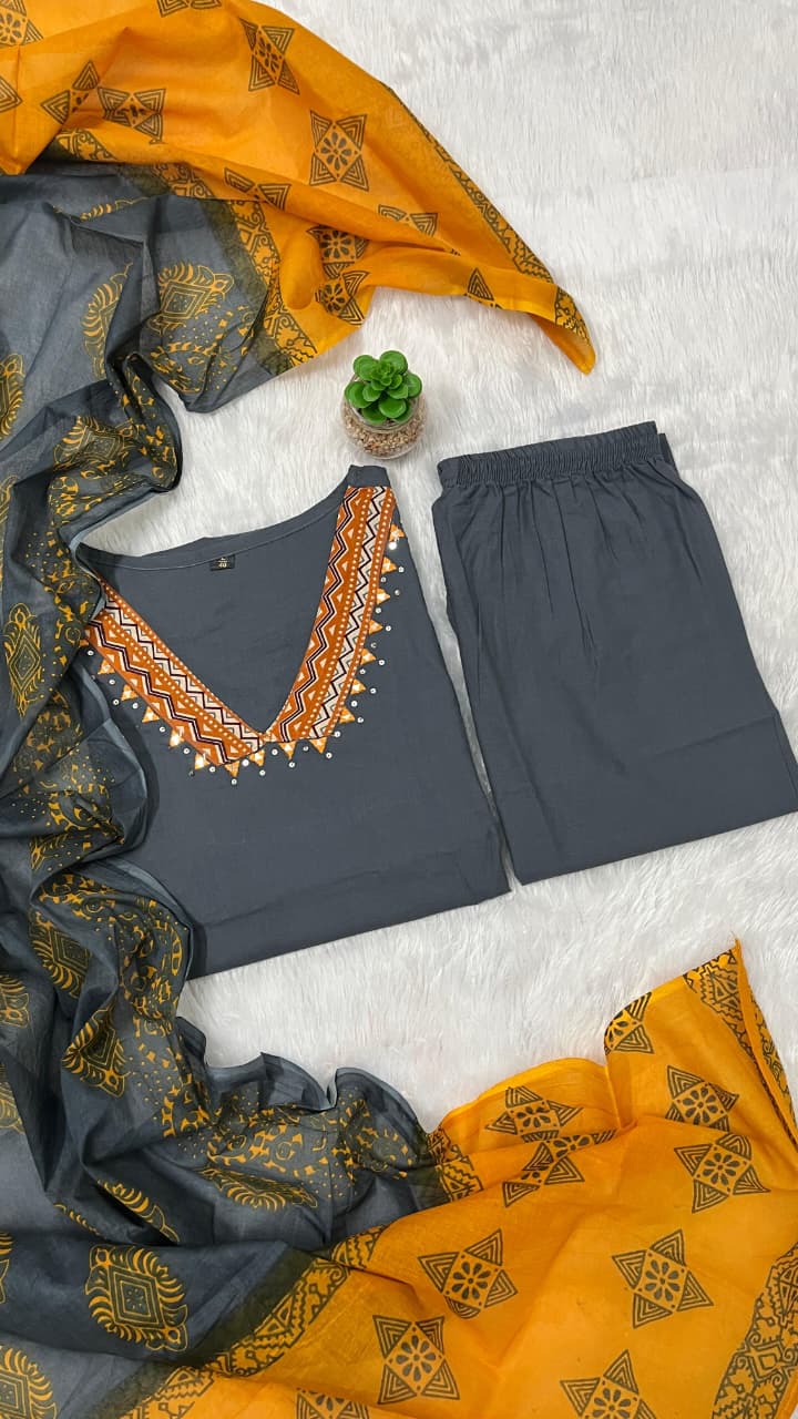 ๐๐ป๐๐ปNEW product LUNCHING super hit hai dimand product Beutiful Suit Set๐๐ป๐๐ป(PVCRD25)