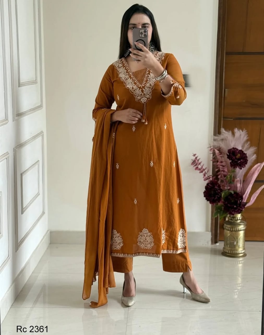 👉🏻👉🏻NEW product LUNCHING super hit  hai dimand product Beutiful Suit Set👈🏻👈🏻(PVCRD12)