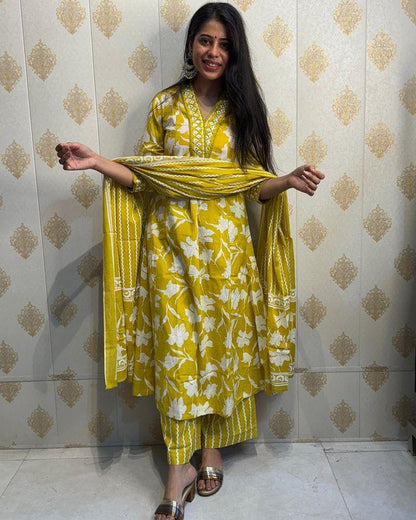 🌸KURTA PENT WITH DUPATTA SUIT SET🌸 (PVCRD38)