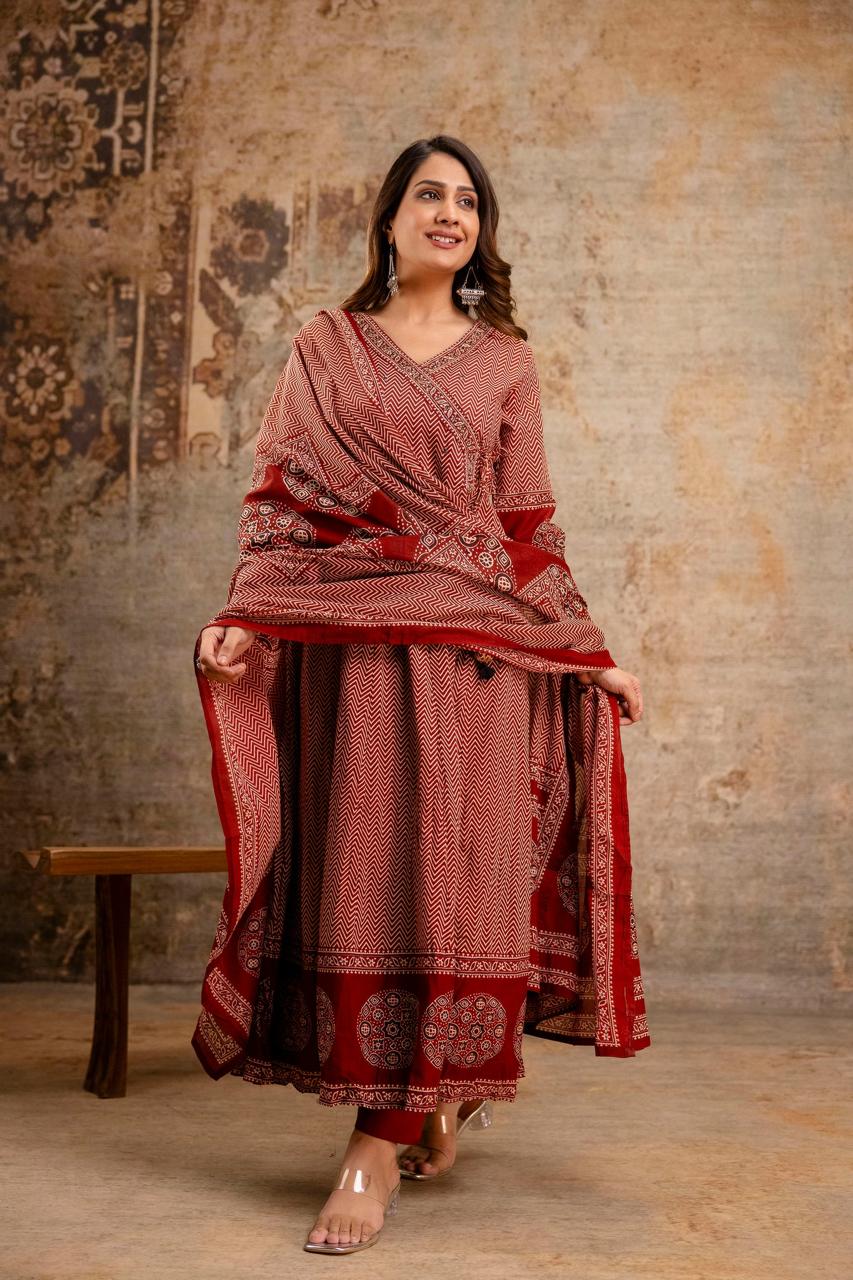 New anarkali kurta set with new style... parrten (PVCRD43)