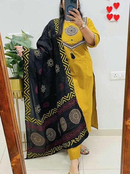 We are here to spread some magic to your ethnic Heavy Cotton (PVCRD79)