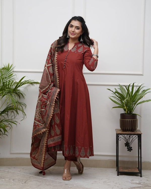 New anarkali kurta set with new style... parrten (PVCRD98)