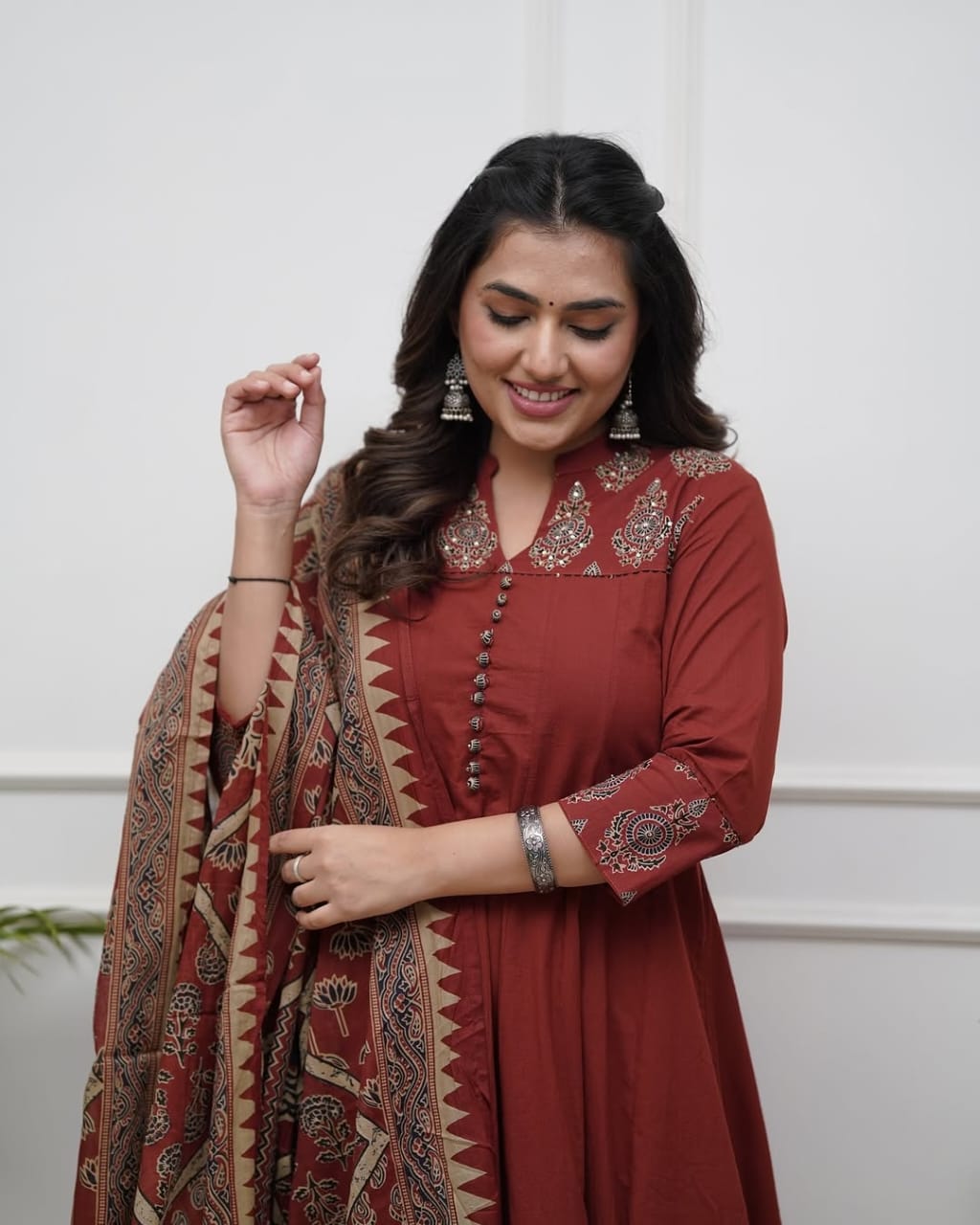 New anarkali kurta set with new style... parrten (PVCRD98)