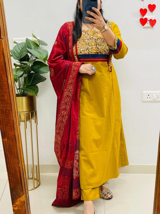 heavy yog work and sika work Kurti with Pant with cotton 100-100 Dupatta(PVCRD104)