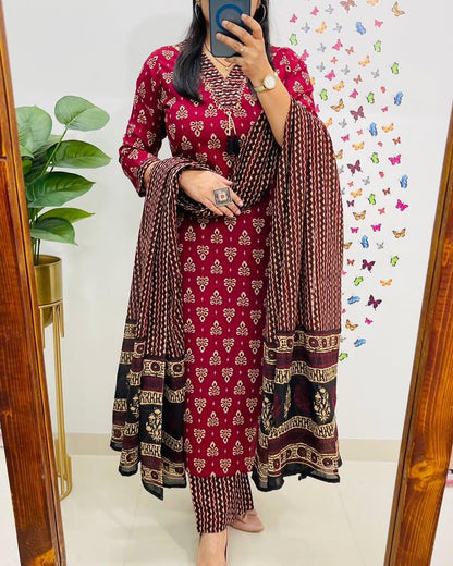 Pure fine Riyon fabric with embrioday naira cut Kurti with Pant(PVCRD108)