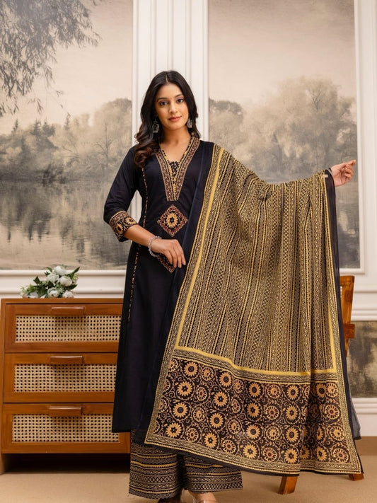 Pure fine Cotton fabric Embroidery Work Kurti with Pant with cotton  (PVCRD149)