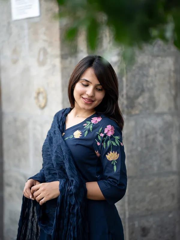 Pure mul cotton dupatta with gotta lace border (KS07)