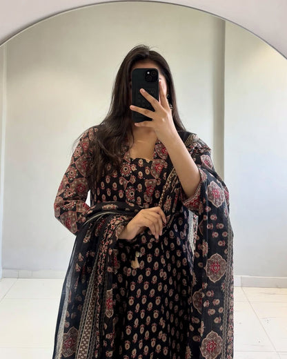 New Arrival Women Pure Cotton Printed Suit Set with Dupatta (PVCRD164)