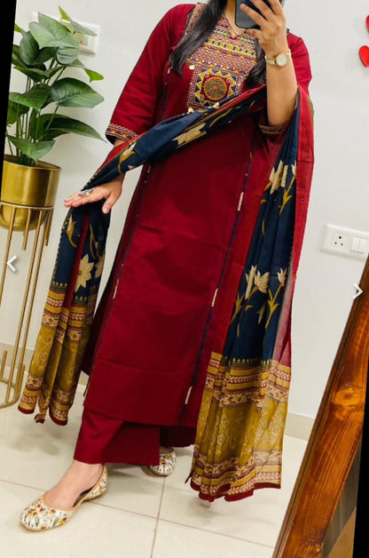 Best Women's Kurta Pant Dupatta Set
