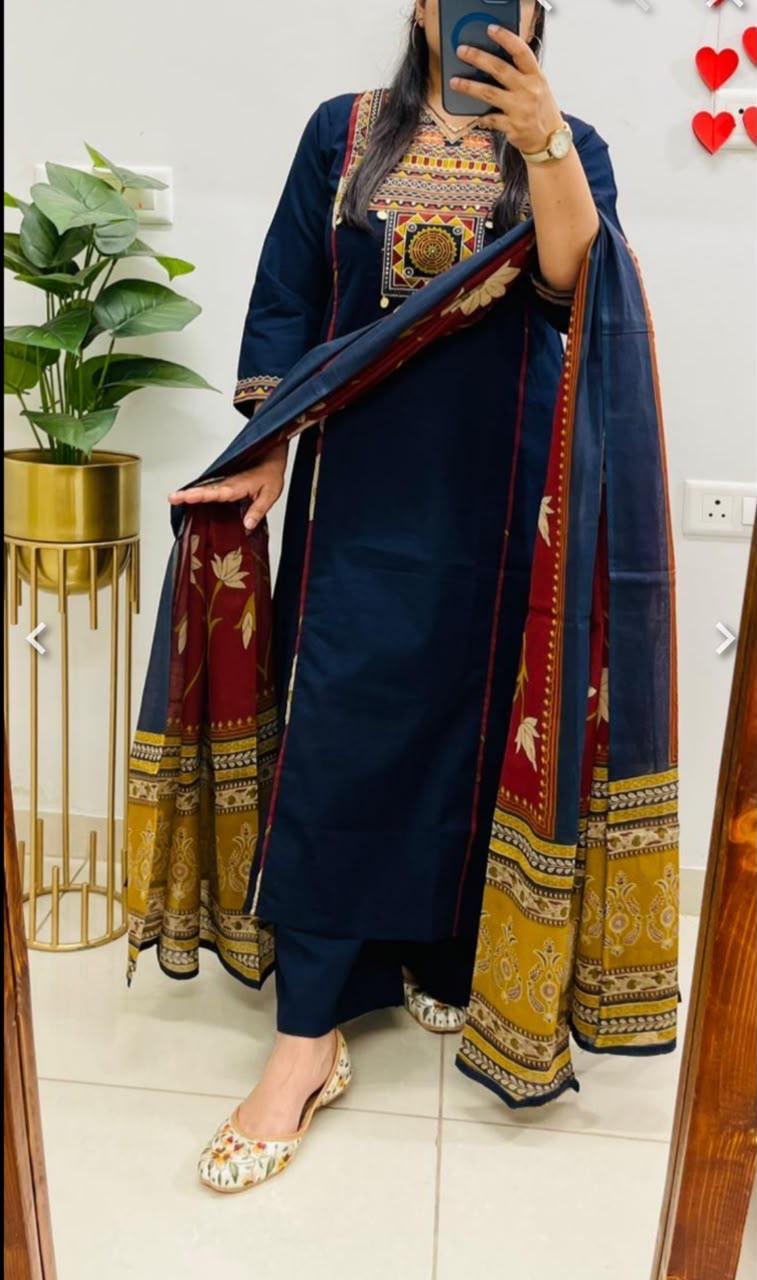Best Women's Kurta Pant Dupatta Set